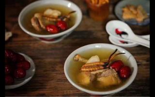 冬蟲(chóng)夏草的食用方法！冬蟲(chóng)夏草燉雞湯！