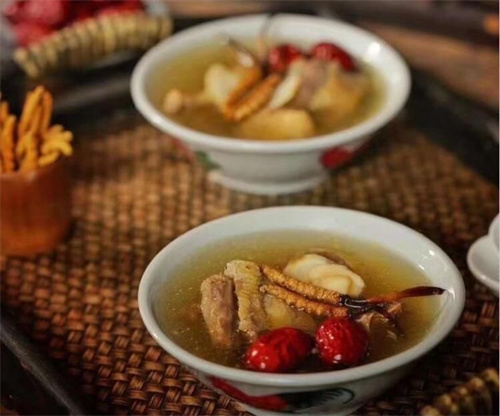 冬蟲夏草怎么煲湯？冬蟲夏草煲湯的方法