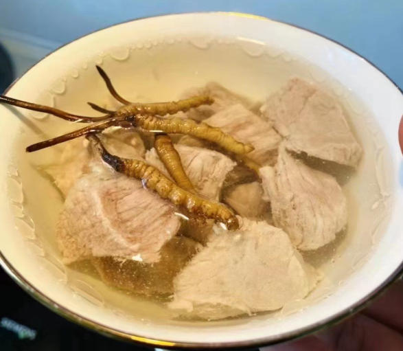 冬蟲(chóng)夏草西洋參燉品做法：滋補(bǔ)兼顧，溫和不燥
