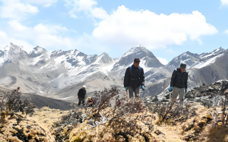  如何在保護生態(tài)環(huán)境的前提下合理利用冬蟲夏草資源？