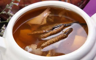 東強(qiáng)堂蟲(chóng)草清燉團(tuán)魚(yú)：秋冬滋補(bǔ)硬菜，一口鮮醇養(yǎng)身心